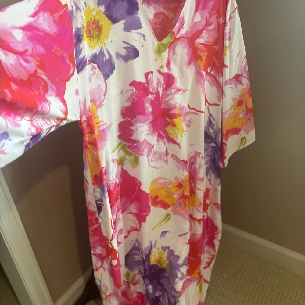 Natori Pink and Purple Floral Top - Picture 2 of 4